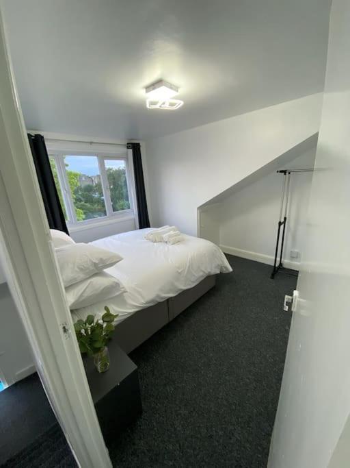 2 Bedroom Flat In Londres Exterior foto