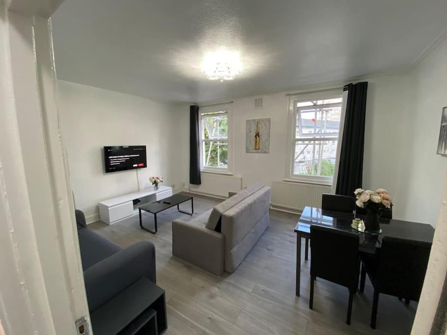2 Bedroom Flat In Londres Exterior foto